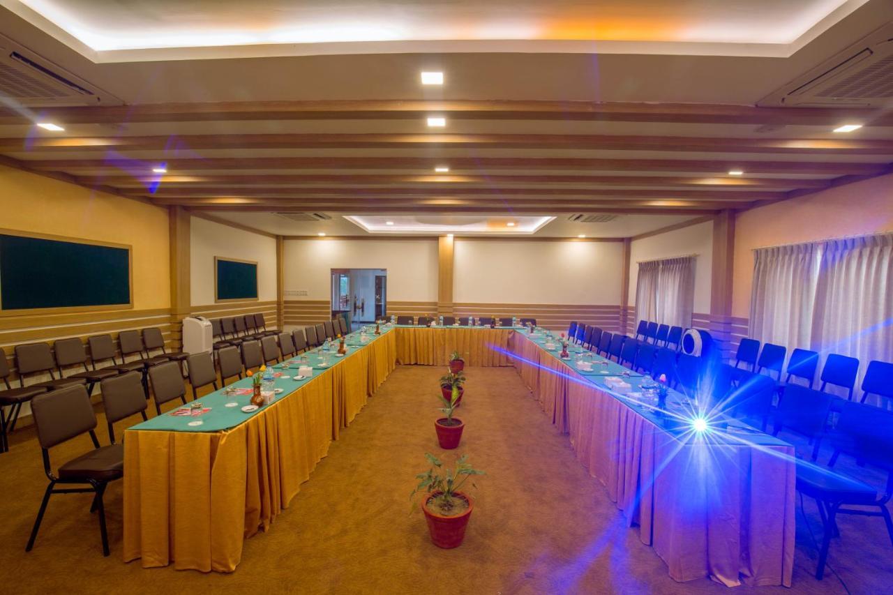 พาร์ค ซาฟารี รีสอร์ต Hotel โซราฮา ภายนอก รูปภาพ