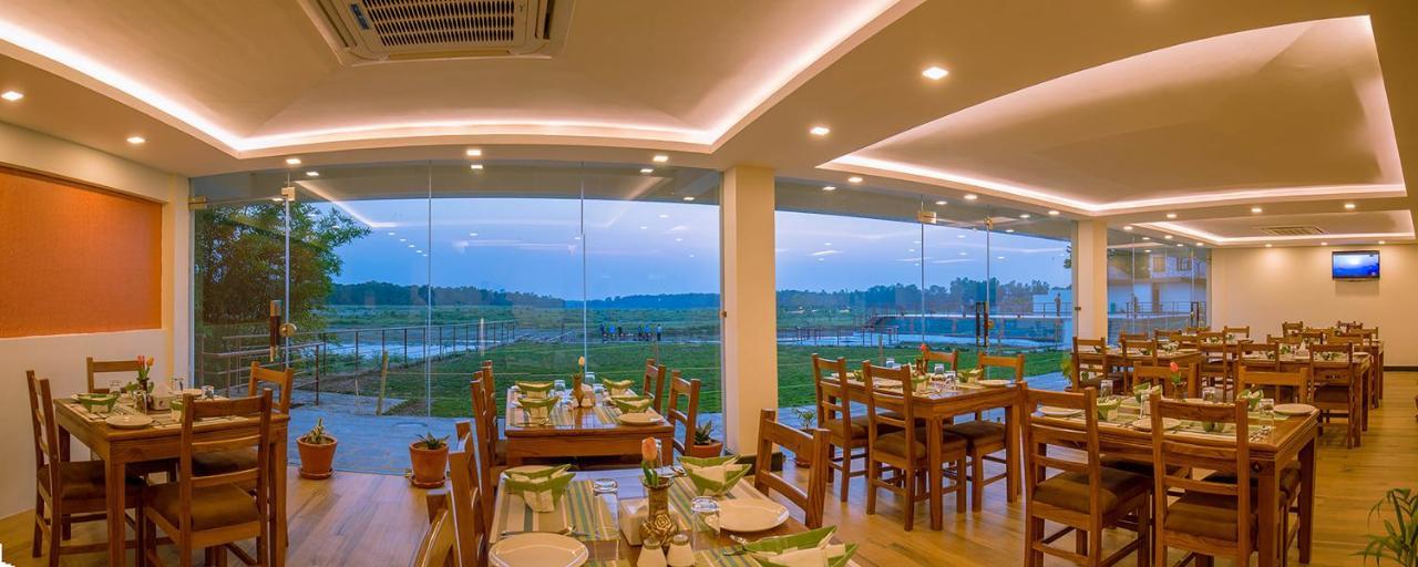 พาร์ค ซาฟารี รีสอร์ต Hotel โซราฮา ภายนอก รูปภาพ