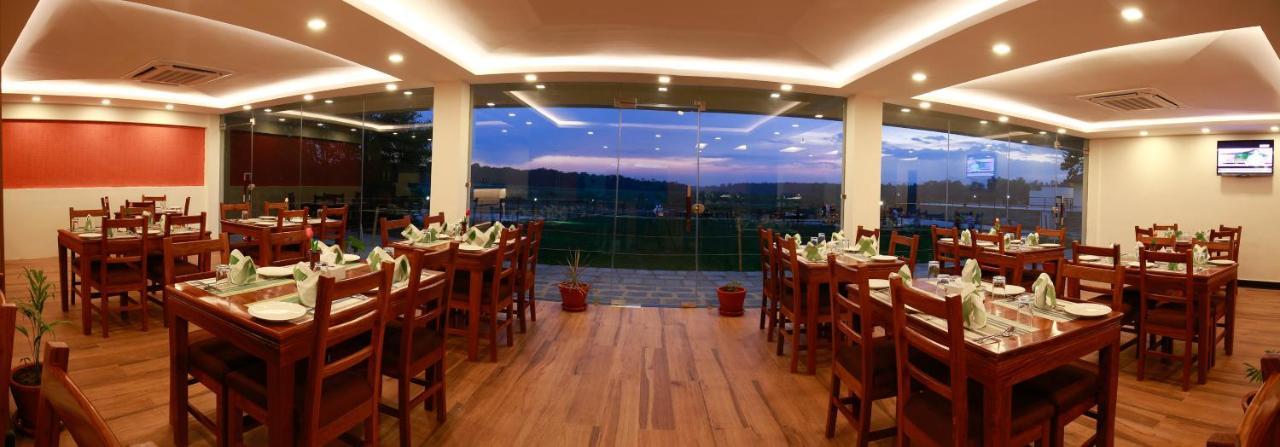 พาร์ค ซาฟารี รีสอร์ต Hotel โซราฮา ภายนอก รูปภาพ