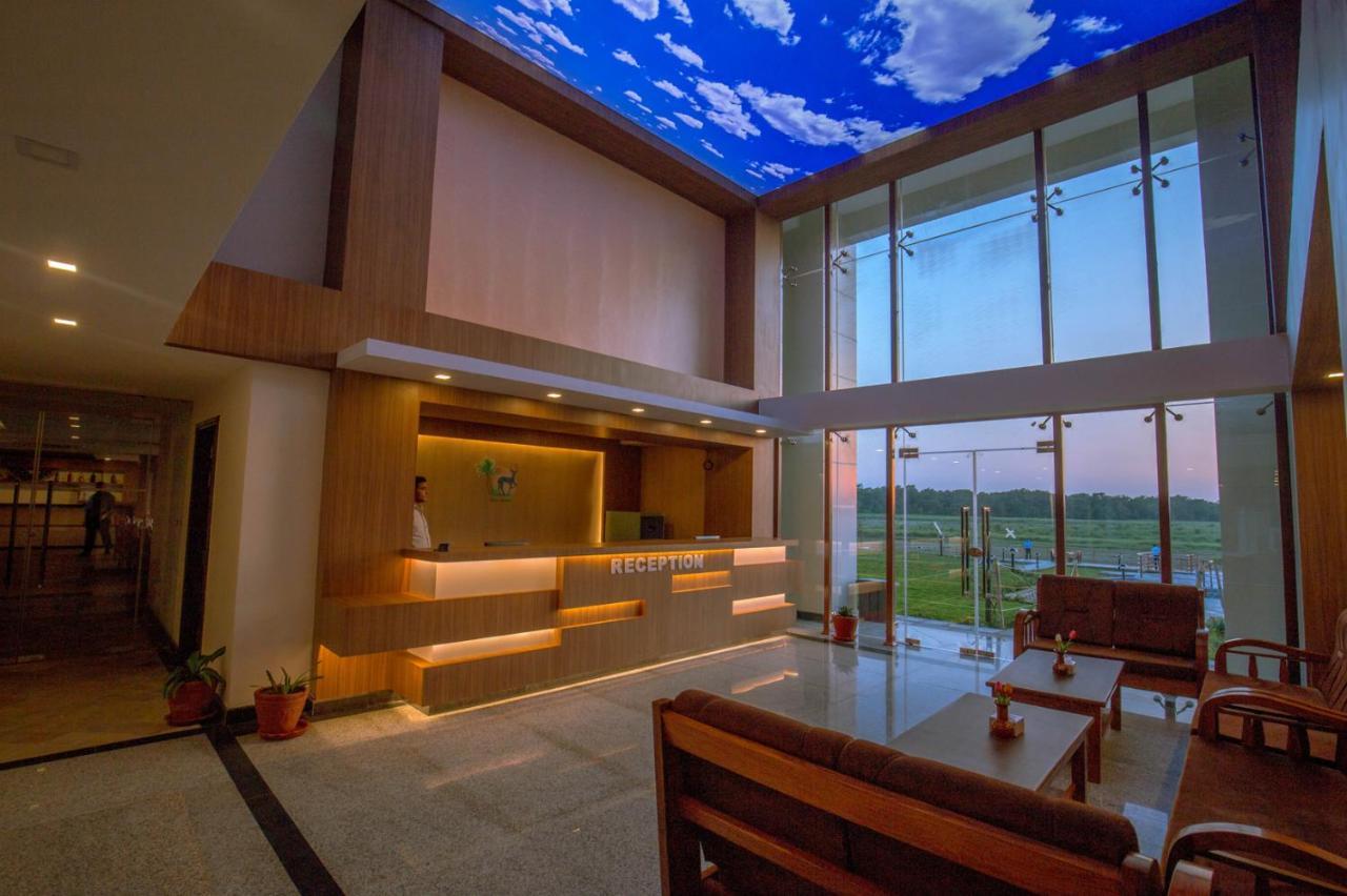 พาร์ค ซาฟารี รีสอร์ต Hotel โซราฮา ภายนอก รูปภาพ
