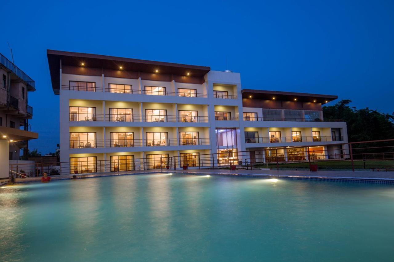 พาร์ค ซาฟารี รีสอร์ต Hotel โซราฮา ภายนอก รูปภาพ