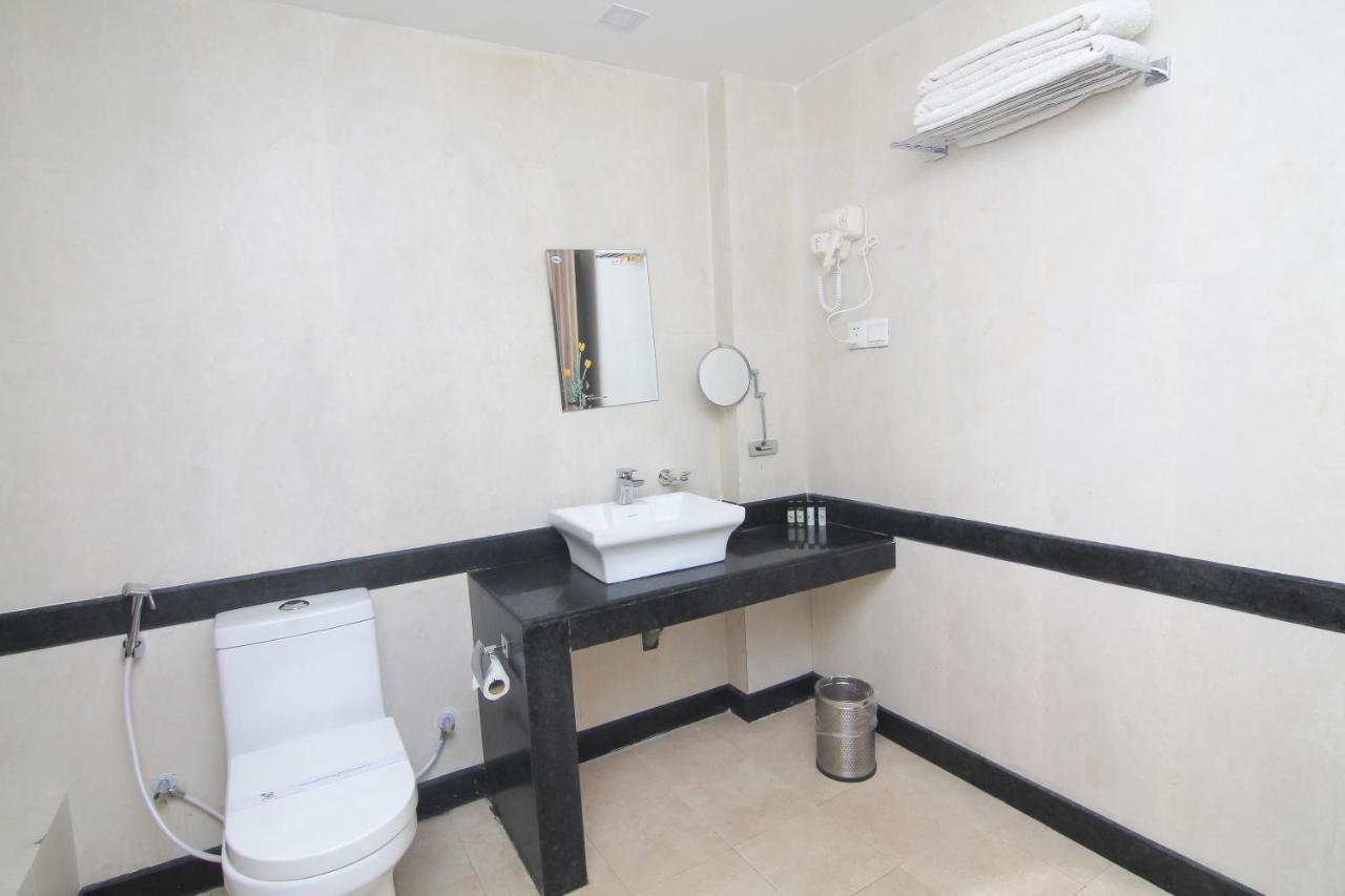พาร์ค ซาฟารี รีสอร์ต Hotel โซราฮา ภายนอก รูปภาพ