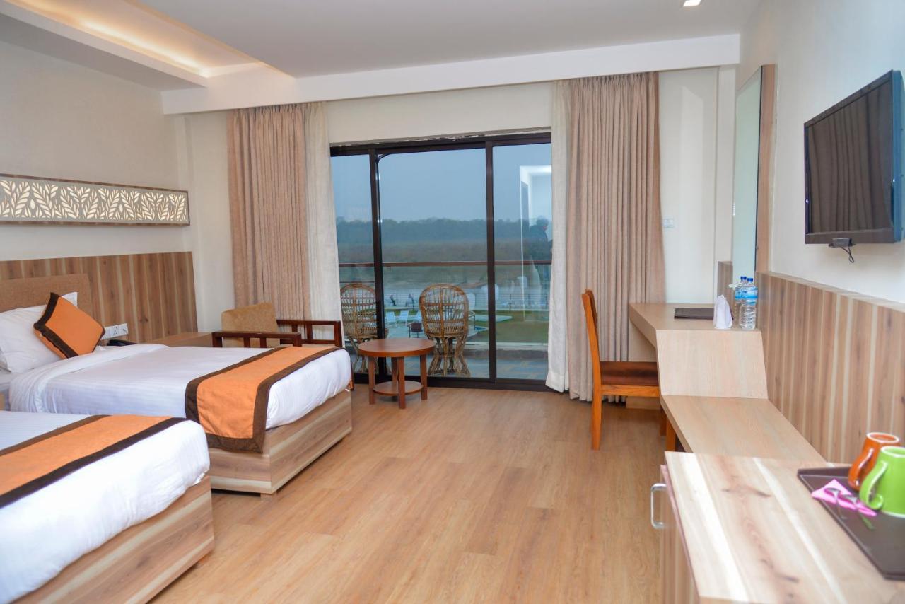 พาร์ค ซาฟารี รีสอร์ต Hotel โซราฮา ภายนอก รูปภาพ