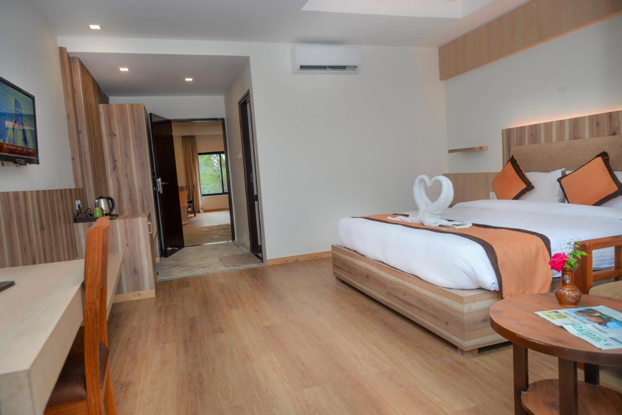 พาร์ค ซาฟารี รีสอร์ต Hotel โซราฮา ภายนอก รูปภาพ