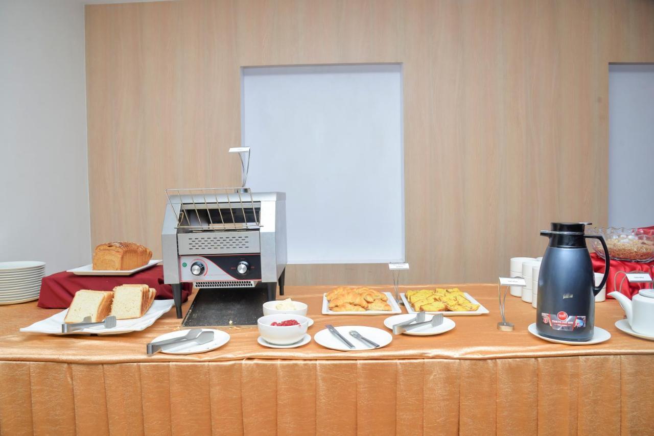พาร์ค ซาฟารี รีสอร์ต Hotel โซราฮา ภายนอก รูปภาพ