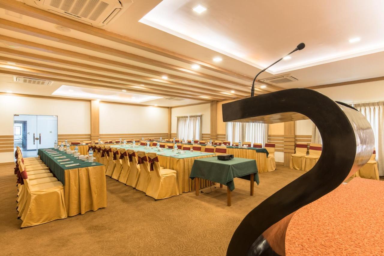 พาร์ค ซาฟารี รีสอร์ต Hotel โซราฮา ภายนอก รูปภาพ