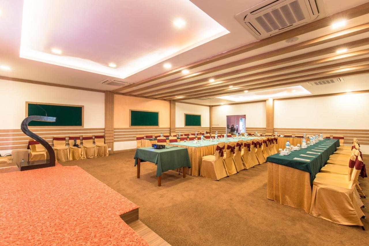 พาร์ค ซาฟารี รีสอร์ต Hotel โซราฮา ภายนอก รูปภาพ