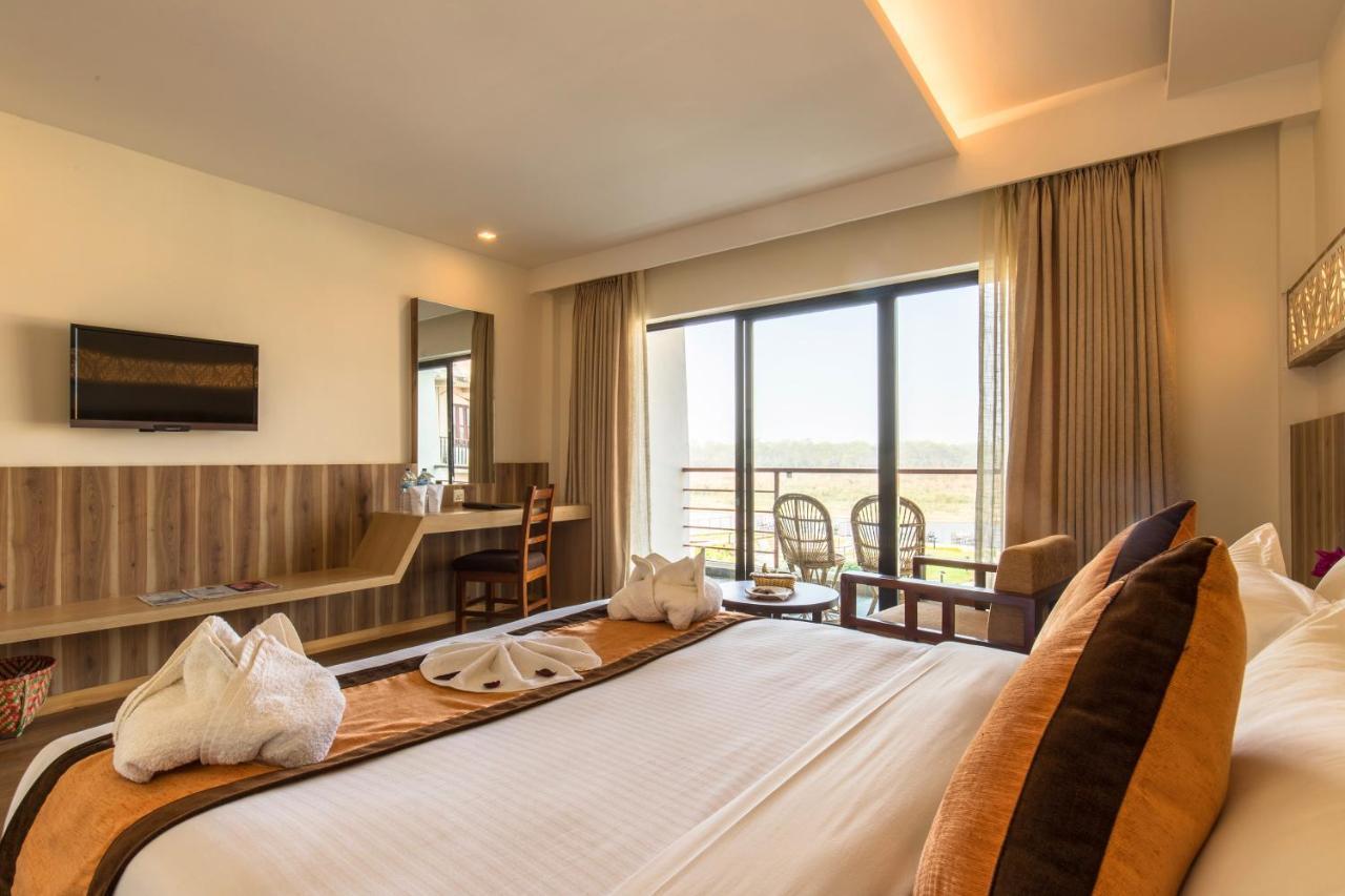พาร์ค ซาฟารี รีสอร์ต Hotel โซราฮา ภายนอก รูปภาพ
